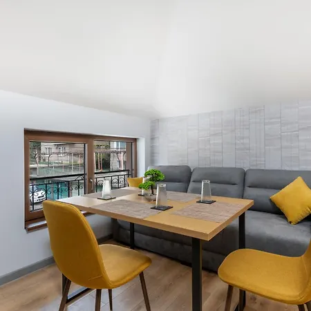 Urban Five #3 - Stylish One-bedroom With Kitchen & Parking * Veliko Tarnovo