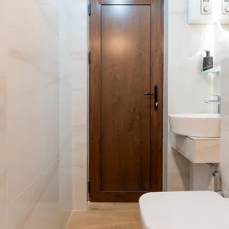 Urban Five #3 - Stylish One-bedroom With Kitchen & Parking * Veliko Tarnovo