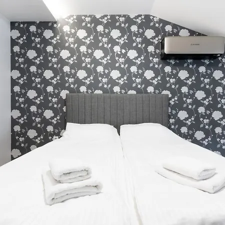 Urban Five #3 - Stylish One-bedroom With Kitchen & Parking * Veliko Tarnovo
