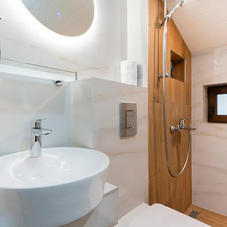 Urban Five #3 - Stylish One-bedroom With Kitchen & Parking Lejlighed Veliko Tarnovo