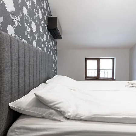 Urban Five #3 - Stylish One-bedroom With Kitchen & Parking * Veliko Tarnovo