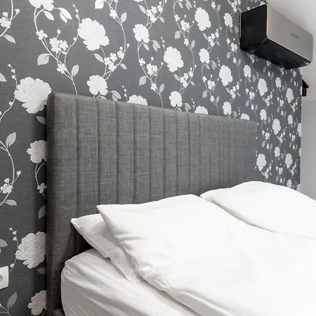 Urban Five #3 - Stylish One-bedroom With Kitchen & Parking * Veliko Tarnovo